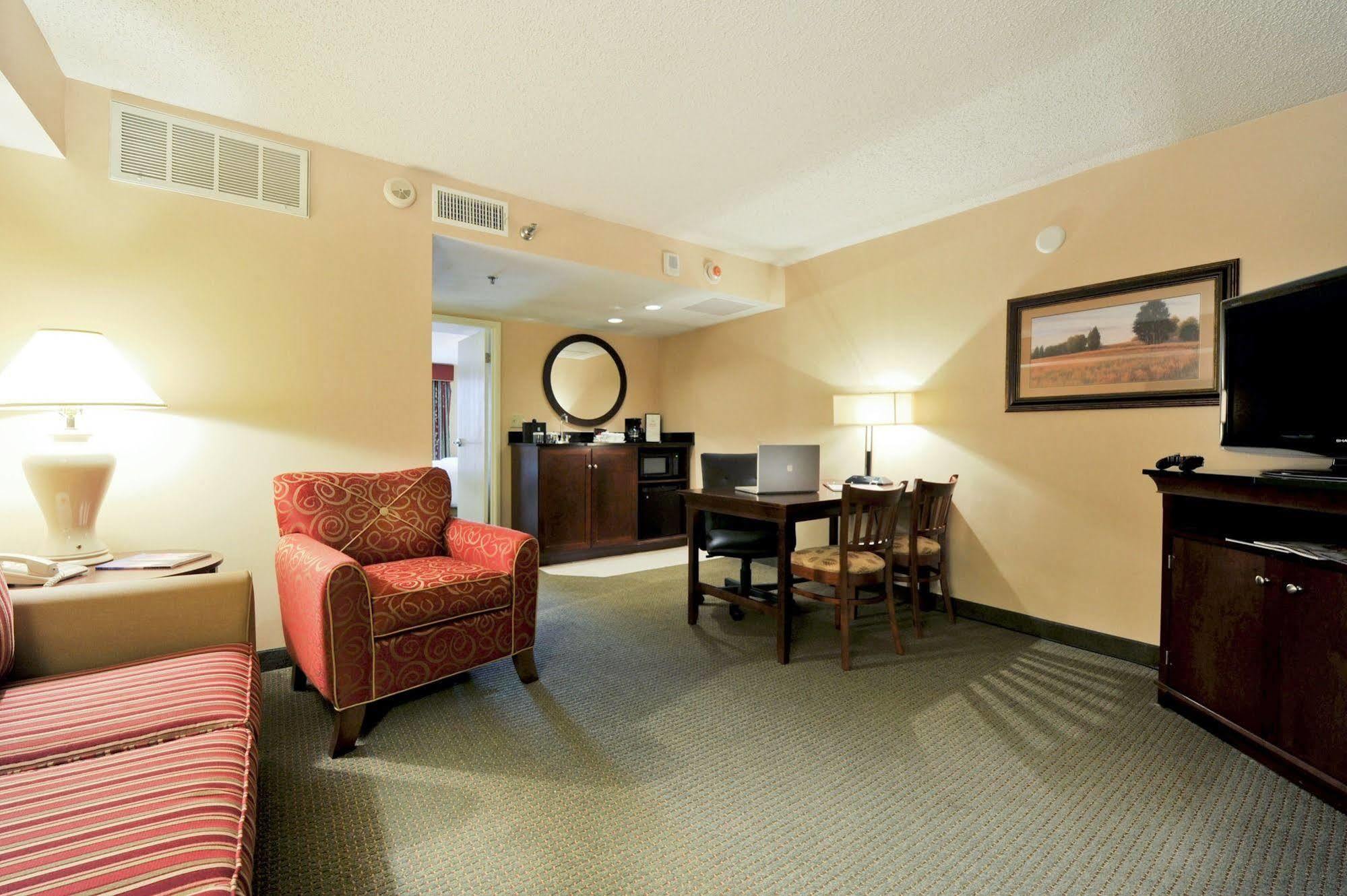 Embassy Suites Dallas - Park Central Area Quarto foto